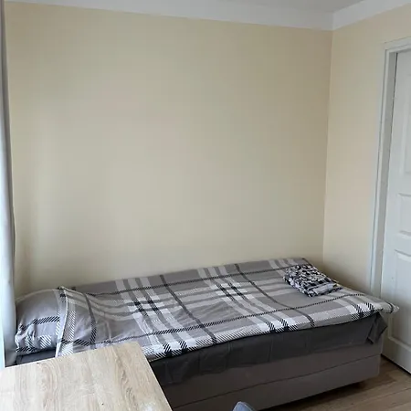 旅馆 Peaceful In 塔林